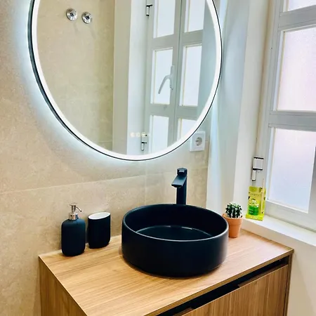 Apartment Luxury Flat In Lisbon, Ideal For Tourists