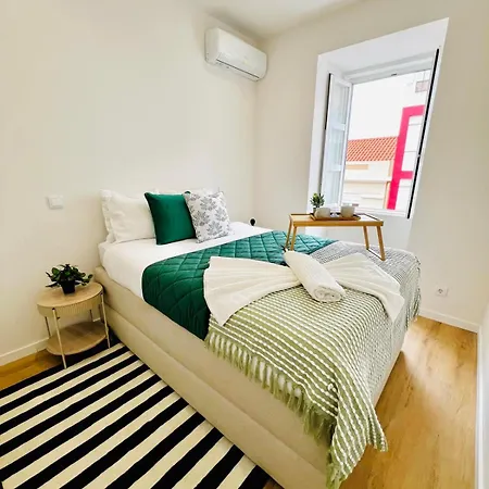 Apartment Luxury Flat In Lisbon, Ideal For Tourists
