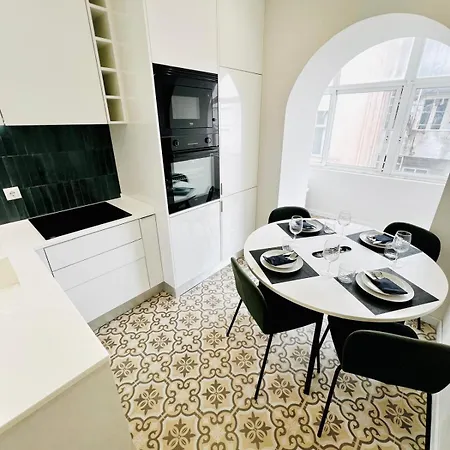Apartment Luxury Flat In Lisbon, Ideal For Tourists *